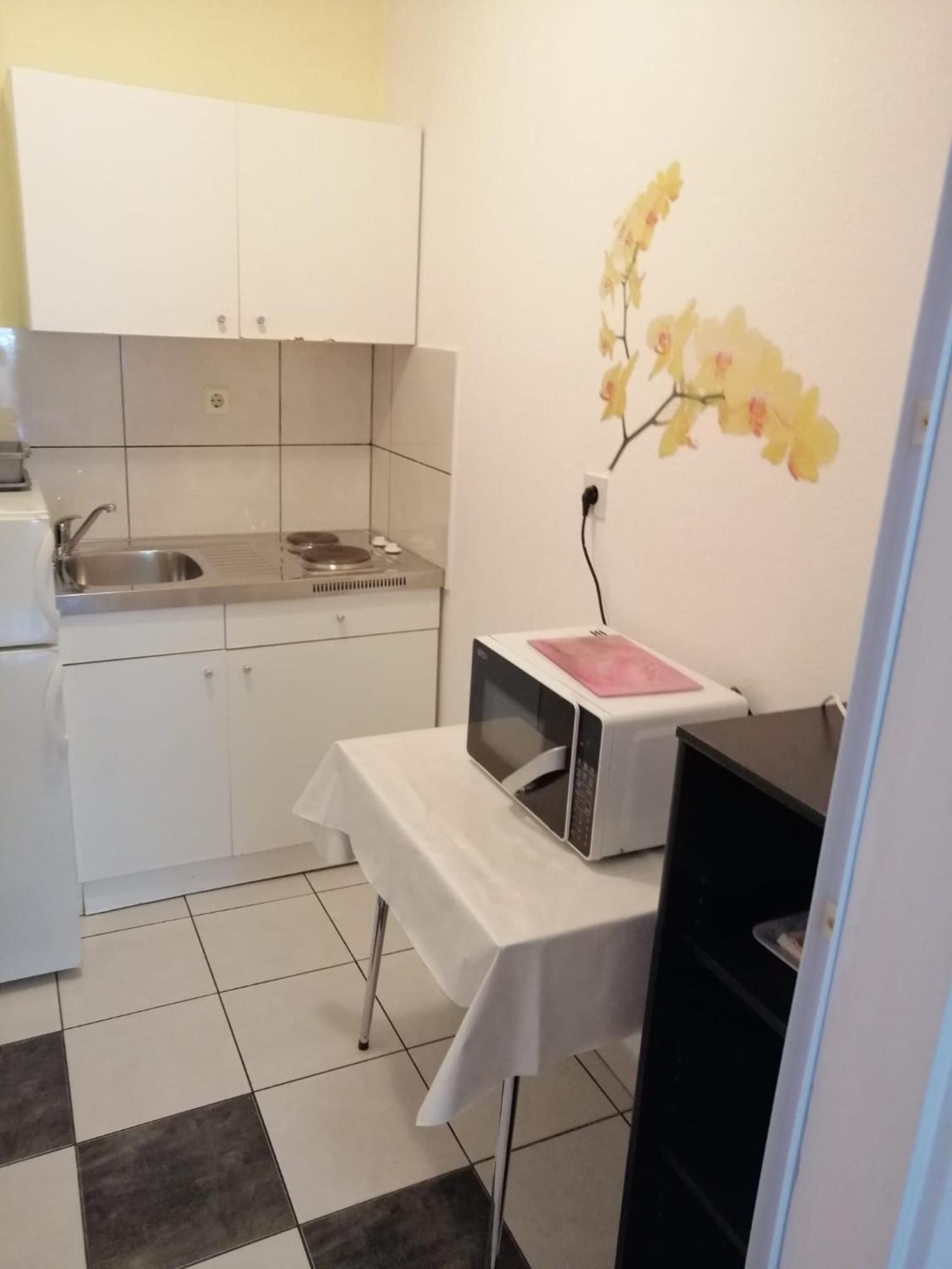 Apartment 10 *