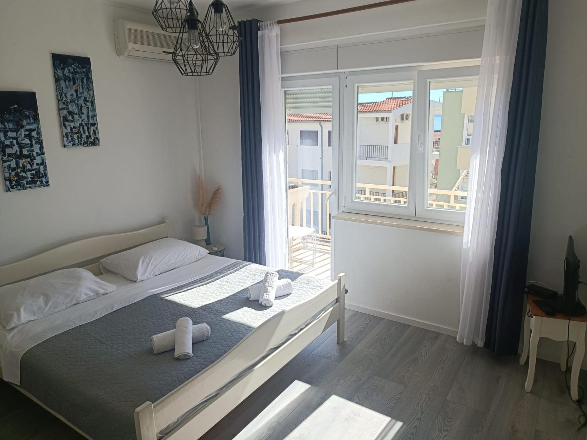 Apartment 10 *